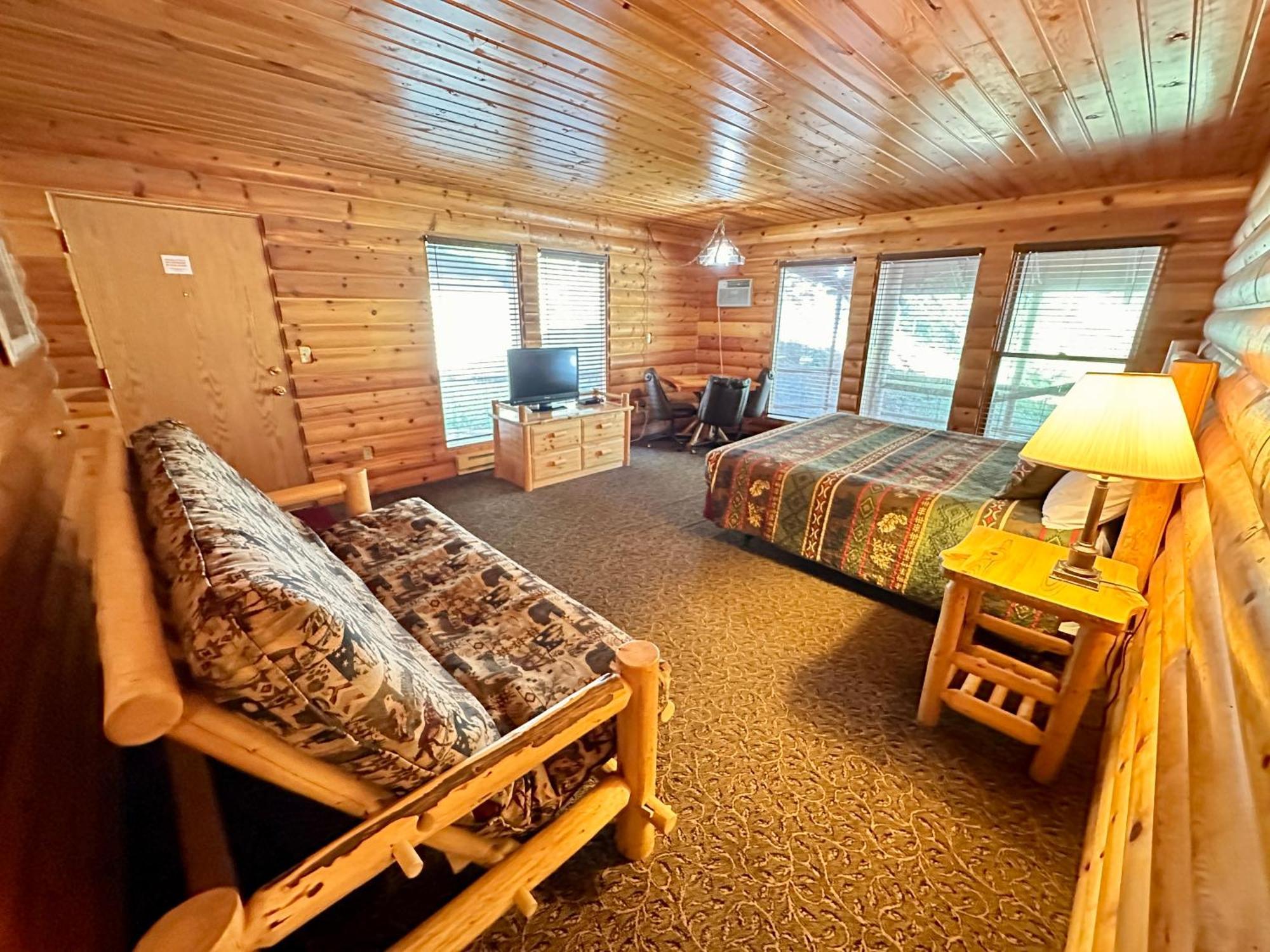 The Lodge At Lolo Hot Springs Екстериор снимка