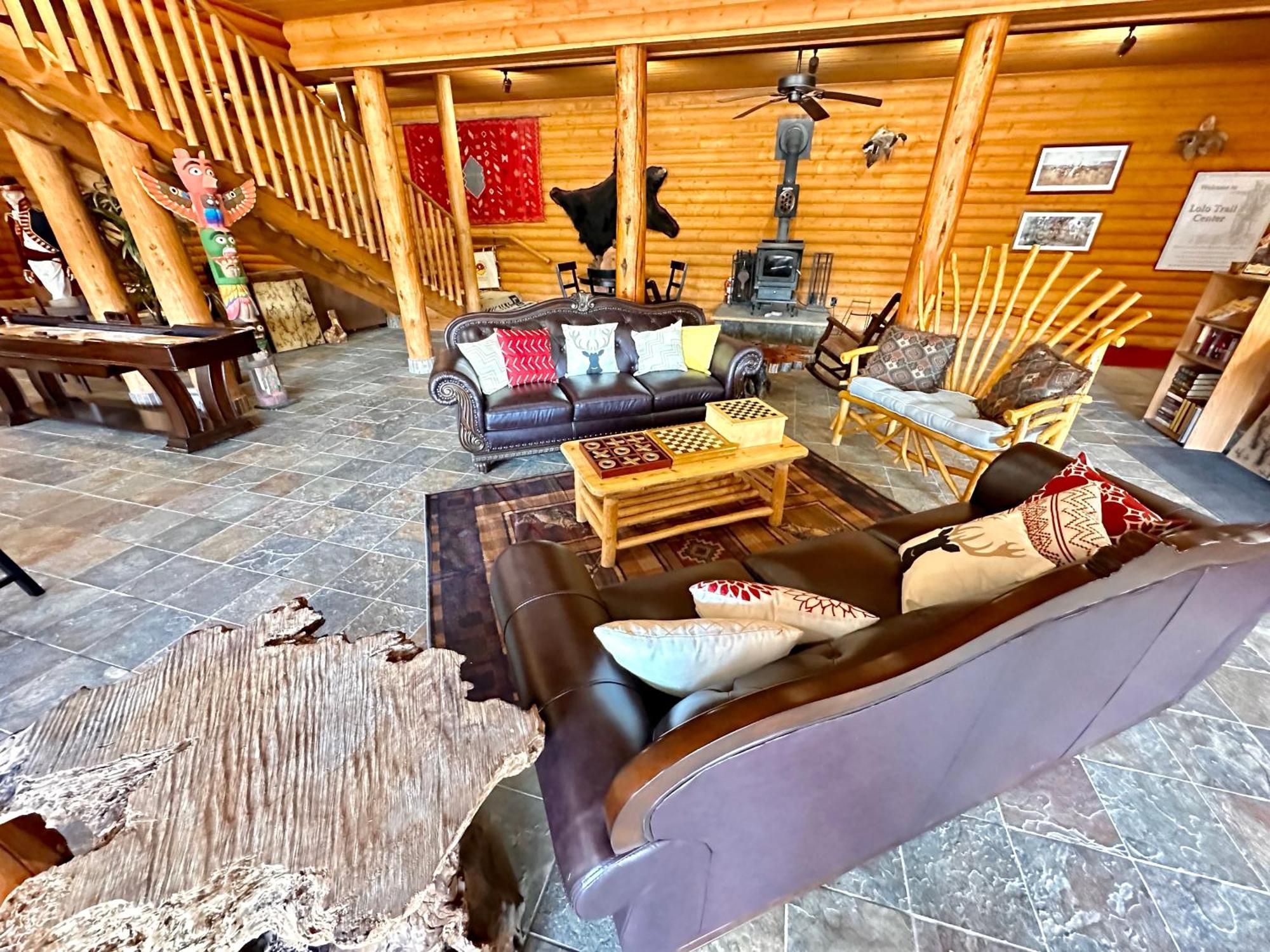 The Lodge At Lolo Hot Springs Екстериор снимка