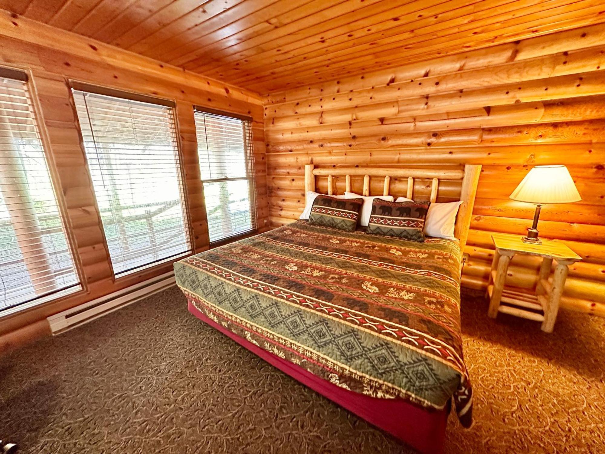 The Lodge At Lolo Hot Springs Екстериор снимка