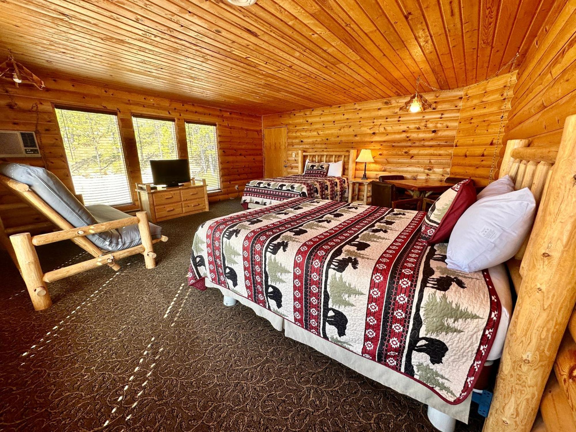 The Lodge At Lolo Hot Springs Екстериор снимка