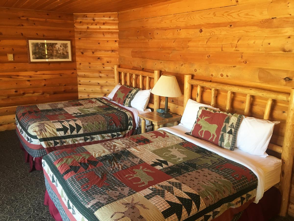 The Lodge At Lolo Hot Springs Екстериор снимка